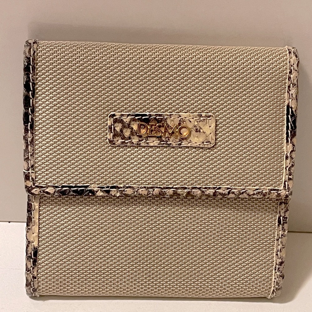 Italian Desmo small wallet with gold logo Animal prints inside